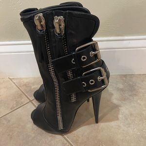 Giuseppe Zanotti bootie heels